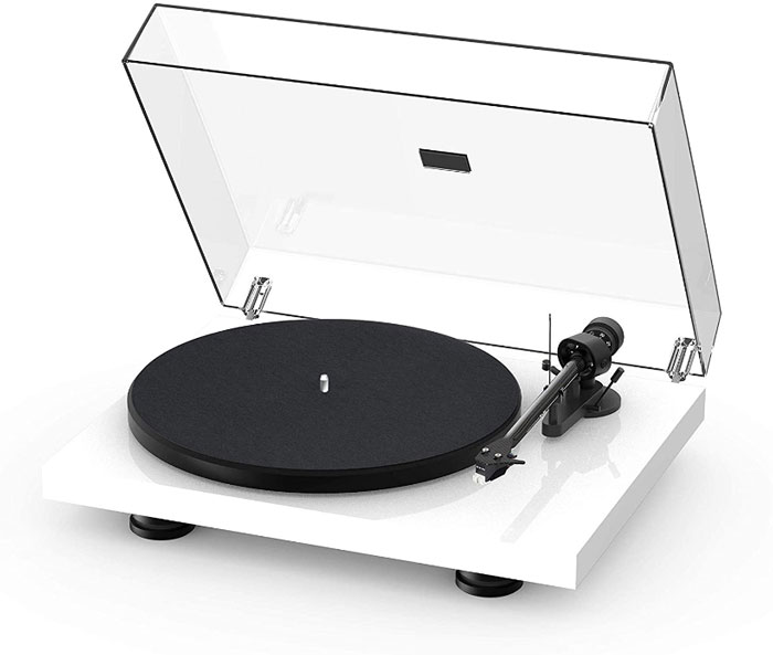 Pro-Ject Debut Carbon Evo turntable